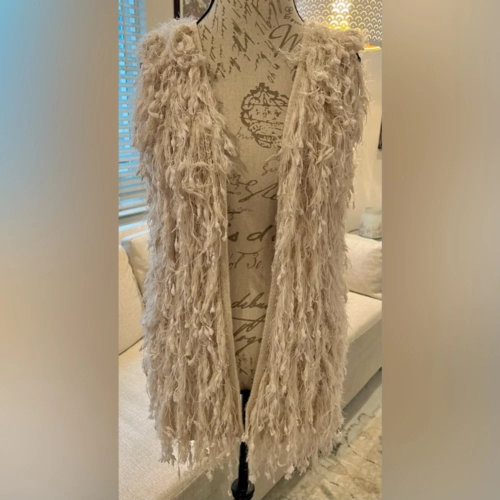 Altar’d State 70’s Style Yarn Vest Boho Cowgirl Shaggy Beige Cream Medium - Picture 1 of 13